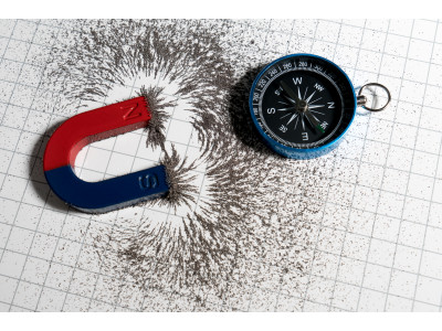 Примеры использования магнитного винила клеевого, про магниты Getherberg Magnetic